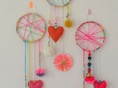 I suggerimenti per creare un acchiappasogni o dreamcatcher con i nostri bambini Bullet Journal Headers, Arts And Crafts For Teens, Diy Summer Crafts, Diy Unicorn, Dream Catcher Craft, Summer Crafts For Kids, Dream Catcher Diy, Camping Art, Roald Dahl