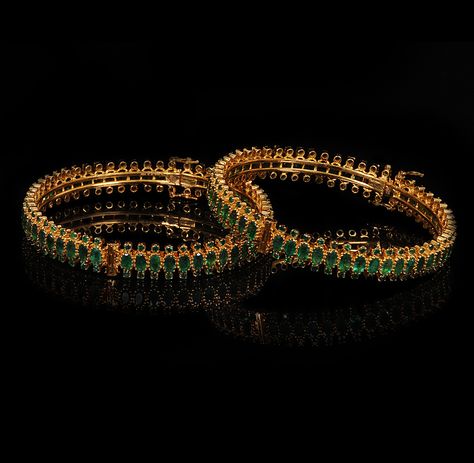 Emerald Threerows Bangle Ruby And Emerald Bangles, Emerald Bangles, Vummidi Bangaru Jewellers, Ruby Bangles, New Gold Jewellery Designs, Modern Gold Jewelry, Bangles Gold, Black Beaded Jewelry, Gold Designs