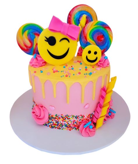 Smiley face emoji cake! With all the colours 😍 Girl Birthday Cake, Smiley Face Emoji, Emoji Cake, Girl Emoji, Face Emoji, Smiley Face, Smiley, Girl Birthday, All The Colors