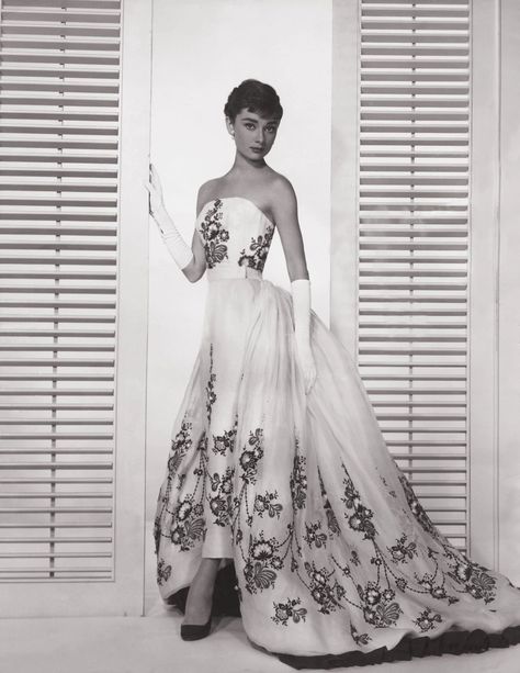 Audrey Hepburn Sabrina, Audrey Hepburn Givenchy, Sabrina Audrey Hepburn, Sabrina 1954, Audrey Hepburn Dress, Aubrey Hepburn, Sabrina Dress, Billy Wilder, Edith Head