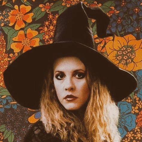 The Hippie Shake on Instagram: “Happy Halloween Dreamers 🌙🌙🌙 . . . . . #stevienicks #halloween #witch #halloweencostume #70s #seventies #icon #muse #love #thursday…” The Hippie Shake, 70s Icons, The Season Of The Witch, Harley And Joker Love, Boho Witch, Stevie Nicks Style, 60s Hippie, Stevie Nicks Fleetwood Mac, Fall Music