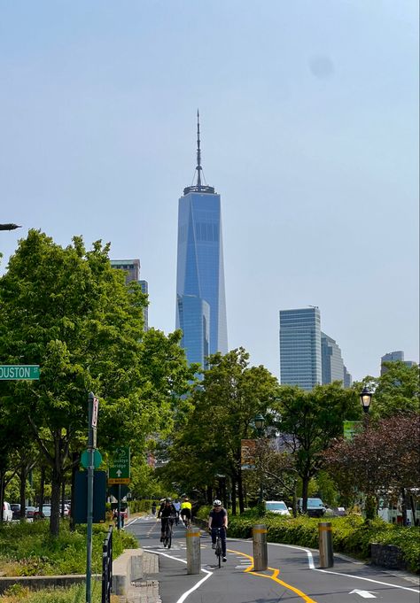 West Side Highway Nyc, Manhattan Summer, West Side Highway, Chelsea Manhattan, Nyc Summer, New York Travel Guide, Visiting Nyc, One World Trade Center, Nyc Skyline