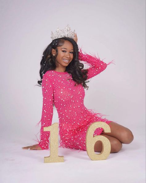 Birthday Photo Shoot Outfits, Sweet 16 Birthday Outfits, Sweet Sixteen Photo Shoot Ideas, Pink Photoshoot Ideas Birthday, Photo Shoot Ideas Birthday, 16th Birthday Photoshoot Ideas, Sweet 16 Photoshoot Ideas, 16th Photoshoot, 16 Birthday Photoshoot