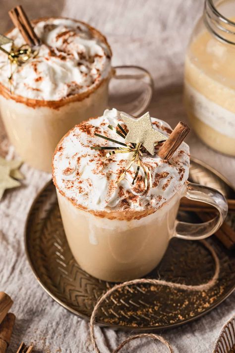 Vegan Eggnog Recipe, Best Eggnog Recipe, Eggnog Latte Recipe, Eggnog Coffee, Eggnog Recipe Homemade, Eggnog Latte, Vegan Eggnog, Homemade Eggnog, Cozy Drinks