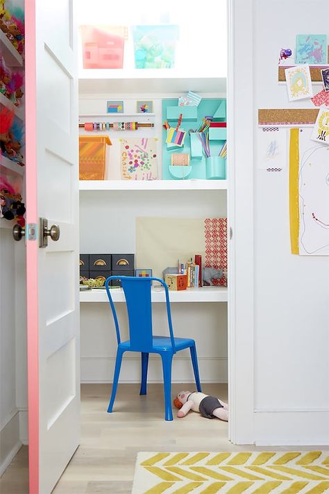 a hidden closet "office" in a kid's room, stocked with craft supplies Hidden Closet, Childrens Desk, Closet Office, Kids' Desk, Kid Desk, Kid Table, Desk Design, Child's Room, Kid Spaces