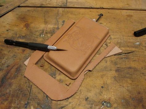 Wet Formed Leather Phone Case: 11 Steps (with Pictures) Diy Leather Phone Case, Leather Phone Case Pattern, Iphone Holster, Leather Phone Case Handmade, Cell Phone Cases Diy, Make A Phone Case, Homemade Phone Cases, Leather Cell Phone Cases, Leather Working Projects