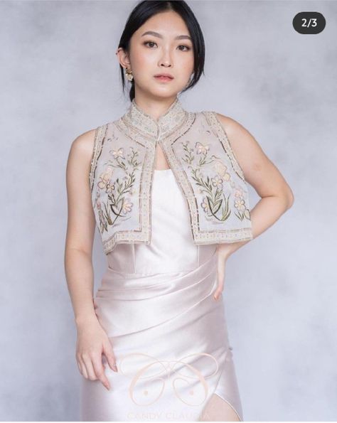 Cheongsam Modern Top, Modern Cheongsam Top, Moda China, Traditional Asian Dress, Cheongsam Modern, Trendy Girls Outfits, Cheongsam Top, Modern Cheongsam, Chinese Wedding Dress