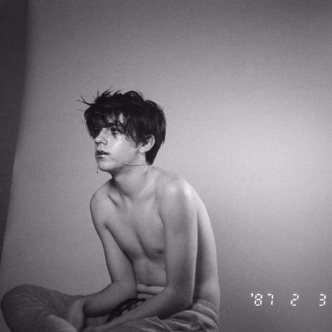 Declan Mckenna Aesthetic, Declan Mckenna, New Fathers, Popular People, Zoo Wee Mama, Attractive People, Boyfriend Pictures, Celebrity Crush, Dumb And Dumber