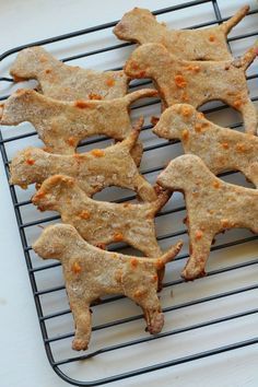 Young and Entertaining: Bacon Cheddar Dog Treats #christmasdogtreats Bacon Cheddar Dog Treats, Diy Dog Stuff To Sell, Cheddar Dog Treats, Stuff To Sell, Bacon Dog Treats, Homemade Dog Cookies, Homemade Pet Treats, Bacon Dog, Organic Dog Treats