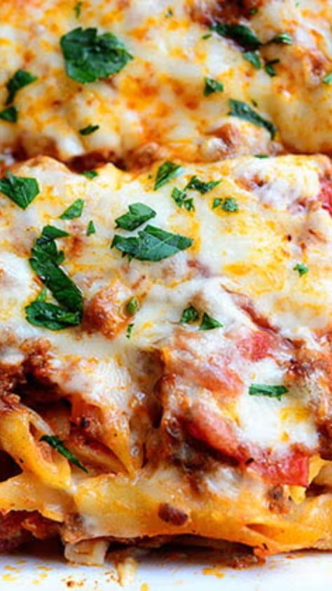 Pioneer Woman Baked Ziti Pioneer Woman Baked Sausage And Pepper Bucatini, Baked Ziti Pioneer Woman, Baked Ziti Cottage Cheese, Baked Ziti With Ground Beef And Ricotta, Baked Ziti With Ground Turkey, Pioneer Woman Baked Ziti, Beef Baked Ziti, Baked Ziti With Italian Sausage, Ground Beef Ricotta