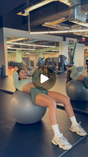 Thelma Ortigoza on Instagram: "Swiss Ball Abs Challenge 🤝🏼🔥 

Hey guys! If you’re looking to switch up your regular core routine, try out this Swiss Ball abs workout. It’s a great way to add a new challenge while improving your core strength.🤩
 
- Routine 5 exercises in Circuit 30 seconds on, 3 Rounds 

- Ball Crunches 30 seconds
- Crunches Body Weight 30 seconds 
- Single Leg Crunches 30 seconds 
- Plank Crunches 30 seconds 
- Elevated Plank 30 Seconds 
60 seconds Rest 👌🏼" Plank Crunches, Leg Crunches, Swiss Ball Exercises, Strength Routine, Shoulder Workouts, Core Routine, Swiss Ball, Abs Challenge, New Challenge