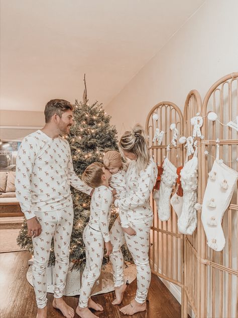 Neutral Family Christmas Pajamas, Neutral Christmas Pajamas, Christmas Pjs Family Picture Ideas, Holiday Card Outfits, Christmas Matching Outfits, Blonde Family, Christmas Styled Shoot, Christmas Pjs Women, Holiday Family Outfits