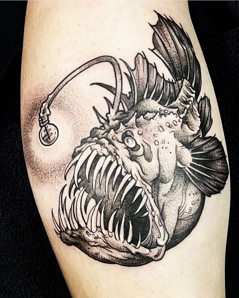 Lantern Fish Tattoo, Angry Animal Tattoo, Electric Eel Tattoo, Crayfish Tattoo, Ocean Creatures Tattoo, Anglerfish Tattoo, Sea Monster Tattoo, Angler Fish Drawing, Piranha Tattoo