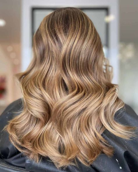 36 Caramel Honey Balayage Hair Ideas for 2022 - Hairstyle & Makeup Caramel Honey Hair, Caramel Honey Balayage, Honey Balayage Hair, Balayage Hair Ideas, Dreamy Hair, Honey Balayage, Honey Blonde Hair Color, Honey Hair Color, Haircut Inspo