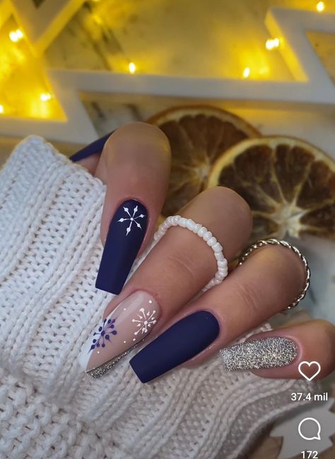 Nails Navy Blue, Nails Navy, Blue Christmas Nails, Blue And Silver Nails, Navy Blue Nails, Holiday Nails Christmas, December Nails, Cute Christmas Nails, Her Nails