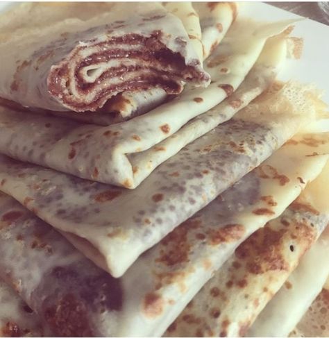 Nutella Crepes Aesthetic, Crepes Aesthetic, Juicy Food, Crepes Nutella, Nutella Crepes, I Want Food, Road Trip Food, Food Is Fuel, Unhealthy Food