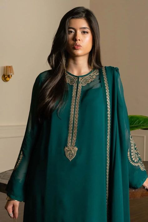 Zc-2000A Online Dress Shopping Pakistan, Georgette Pakistani Suits, Zara Shahjahan Casual, Formal Dresses Pakistani, Green Pakistani Dress, Pakistani Suits For Women, Pakistani Formal Wear, Sara Clothes, Desi Party