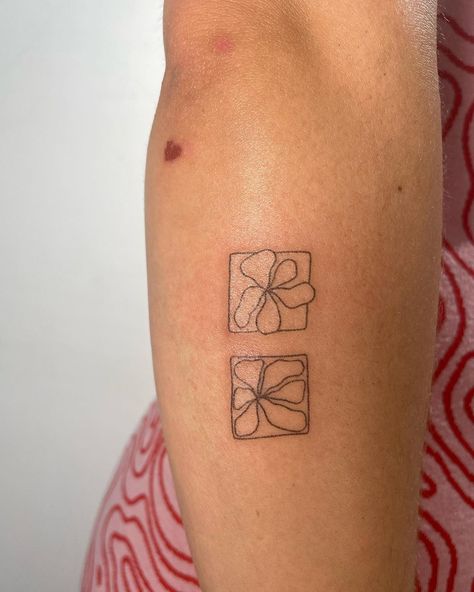 Flower tiles and wiggly plant pot 💕 For the loveliest Rosie 💕 so blessed to meet all my beautiful clients 💕 #tattoo #tattooartist… | Instagram Flower Tile Tattoo, Insert Here Tattoo, And So It Is Tattoo, Abstract Daisy Tattoo, Filled In Tattoos, Growing Up Tattoo, Minimalist Face Tattoo, Tile Tattoo Ideas, Small Feminist Tattoos