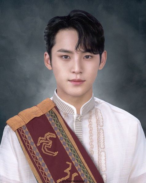 Up Graduation Pic, Kpop Graduation Photo Edit, Kpop Graduation Photo, Kpop Graduation, Creative Shot For Graduation, 2x2 Picture Id, Mingyu Svt, Grad Pic, Church Pictures