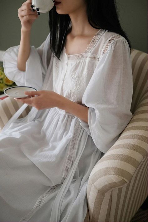 Nighties For Women Nightwear, Morute Clothes, Edwardian Chemise, White Cotton Nightgown, Loungewear Winter, Victorian Nightgown, Cotton Nighties, White Nightgown, Bridal Nightgown