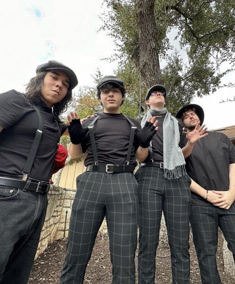 The Group Chat Podcast Group Photo, Tgc Podcast, Group Chat Podcast, The Group Chat Podcast, Larry Croft, The Group Chat, Mexican Men, Best Youtubers, Silly Pictures