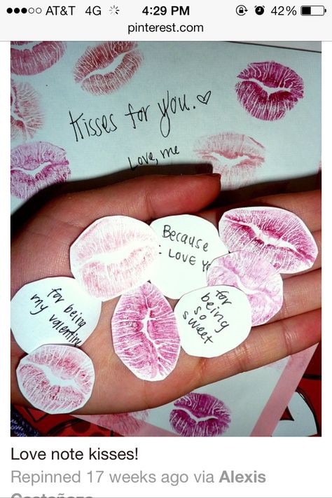 Love note kisses! Birthday Present Diy, Cadeau St Valentin, Diy Anniversary Gift, Boyfriend Crafts, Diy Anniversary, Good Birthday Presents, Diy Gifts For Him, Boyfriend Diy, Diy Gifts For Boyfriend