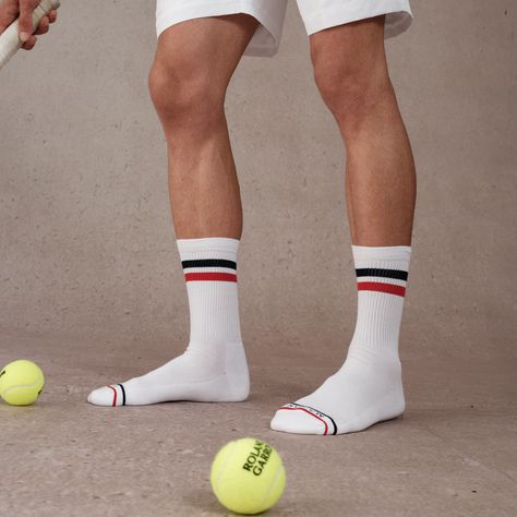 Without a doubt, this is the most luxurious version of tennis and sports socks in the world. Not only because of the exceptional quality of the cotton used but also because of its design. The elastic bands provide exceptional support, the loop knit ensures unequalled comfort and the perfect height combines elegance and performance. This pair has been tested by 100 of our valued customers and has since received excellent feedback, not only for tennis but also for other forms of physical exercises, like hiking or golf. Or simply to wear with white sneakers for a sporty and casual look! The main appeal of the product is the excellence of the materials used. Our cotton allows the sock to be extremely soft and to keep this softness with each wash when tennis socks usually become rough after 5 o Parisian Store, Tennis Socks, Vintage Tennis, Sports Socks, Calf Socks, Colorful Socks, No Show Socks, Knee High Socks, The Loop