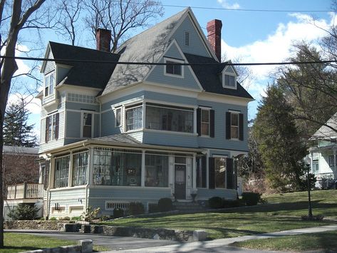 Connecticut Homes, New Milford Connecticut, Milford Connecticut, Victorian Beauty, Exterior Colors, Small Town, Small Towns, Connecticut, Fun Things To Do