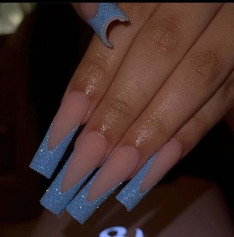 Blue Nails Square Long, Sparkly Blue Nails Acrylic, Light Blue Square Acrylic Nails, Acrylic Nails Ideas Almond, Light Blue Glitter Nails, Short Claw Nails, Royal Blue And Silver Nails, Blue Acrylic Nails Ideas, Sparkly Blue Nails