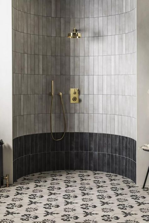 Small Wet Room Ideas, Small Wet Room, Modern Bathroom Trends, Wet Room Bathroom, Small Street, Shower Black, Mandarin Stone, Luxurious Showers, Tile Trends