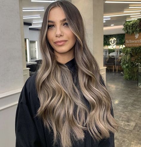 Brown Balayage Extensions, Dark Root Blonde Hair, Balayage Hair Dark Blonde, Hair Dark Blonde, Ash Blonde Hair Balayage, Baylage Hair, Brown Hair Inspiration, Balayage Long Hair, Dark Blonde Hair Color