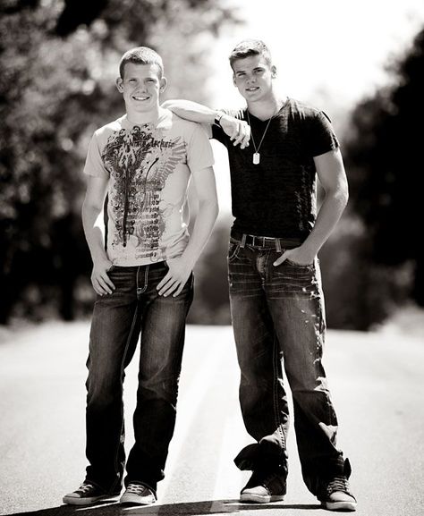 Senior Portrait / Photo / Picture Idea - Twins - Brothers Brother Photography Poses, Twin Senior Pictures, Brother Poses, Sibling Photography Poses, Brother Pictures, Sibling Photo Shoots, Boy Senior Portraits, Brothers Photography, Brother Photos