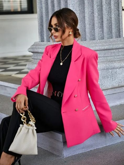 Womens Pink Blazer Outfit, Pink Blazer Styling Women, How To Style Pink Blazers Women, Pink Blazer Jacket Outfit, Style Pink Blazer Women, Blazer Outfits Pink, Pink Suit Jacket Outfits Women, Outfit Sacó Rosa, Pink Blazer Styling