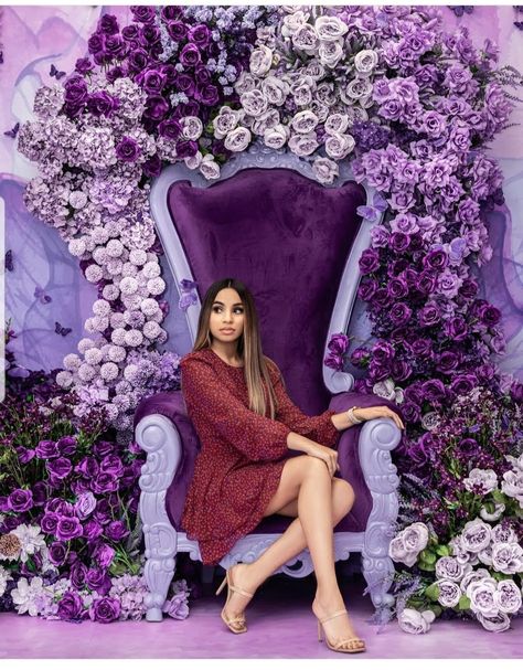 Beauty Backdrop Ideas, Purple Backdrop Photoshoot, Selfie Wall Ideas Restaurant, Selfie Wall Design, Photo Studio Design, Selfie Wall, Spa Room Decor, Photoshoot Backdrops, Store Design Boutique