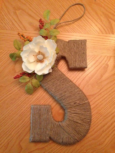 Letter Wreath, Rustic Letters, Initial Wreath, Hanging Letters, Letter Decor, Jute Crafts, Diy Crafts For Adults, Boutique Decor, Diy Letters