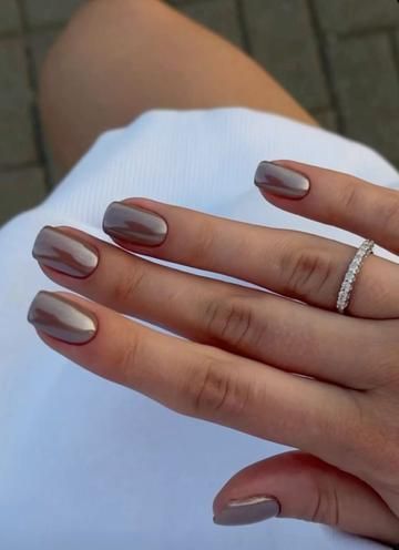 Top 34 Nude Chrome Nails 2024 – Embrace Elegance & Modern Nail Trends Beige Nail Color Ideas, Business Nail Ideas, Chrome Nails Dnd Gel, Champagne Chrome Nails Short, Neutral Nails 2024 Trends, Opi Gel Chrome Nail Polish, Neutral Metallic Nails, Short Sophisticated Nails, Chrome Nail Combinations