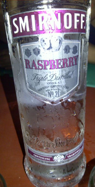 Smirnoff Raspberry :) Mmmm. Cherry Pepsi, Smirnoff Raspberry, Beer Drinks, Pretty Alcoholic Drinks, Smirnoff Vodka, Party Hardy, Liquor Drinks, Wild Cherry, Girl Dinner