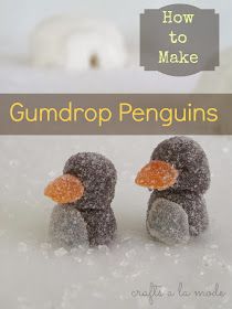 Crafts a la mode : Igloo Cakes and Penguin Gum Drops Igloo Cake, Cool Gingerbread Houses, Gingerbread House Parties, Gingerbread House Designs, Penguin Craft, Gingerbread Party, Cookie House, Gingerbread House Decorations, Christmas Gingerbread House