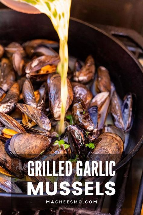 Mussels On The Grill, Grilled Mussels Recipe, Seafood Mussels, Mussels Recipes, Smoked Mussels, Bbq Outside, Grilled Mussels, Seafood Plates, Seafood Risotto