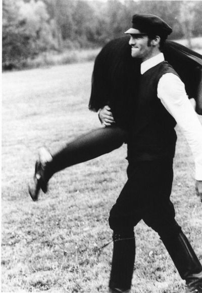 Man Carrying Woman, Black And White Couples, Image Couple, Ellen Von Unwerth, By Any Means Necessary, Old Love, Well Dressed Men, Oscar Wilde, Paros