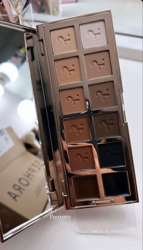 Makeup Pallete Aesthetic, Patrick Ta Major Dimension Palette, Patrick Ta Duo Eyeshadow, Patrick Ta Beauty, Eye Shadow Palette Aesthetics, Patrick Ta, Matte Eyeshadow Palette, Makeup Accesories, Eye Makeup Pictures