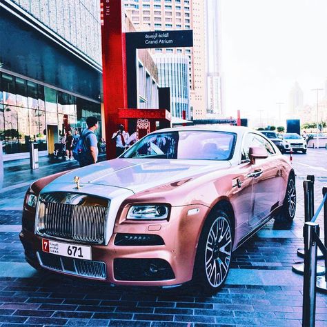 Rose gold Mansory Wraith in Dubai, by @jeceereal #rollsroyce #wraith #mansory Rolls Royce Wraith, Future Car, Car Lover, Car Collection, Royce, Rolls Royce, In Dubai, Luxury Cars, Mercedes Benz