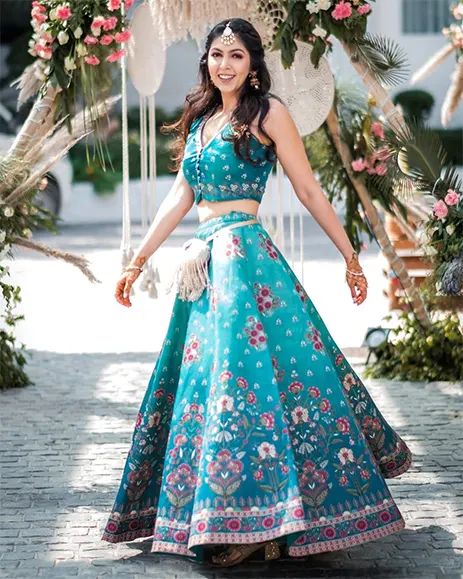 Anita Dongre, breezy printed lehenga, Delicate silver embroidery, teal lehengas, bridal lehenga, bridal outfit, bridal attire bridal look, designer lehenga, traditional outfit, wedding, wedding ceremony, wedding ritual, bride, modern bride, bridal fashion, fashion trend, Anita Dongre Lehenga, Mehndi Makeup, Mehendi Outfit, Mehndi Outfits, Lehenga Crop Top, Bridal Wardrobe, Crop Top Lehenga, Mehendi Outfits, Floral Lehenga