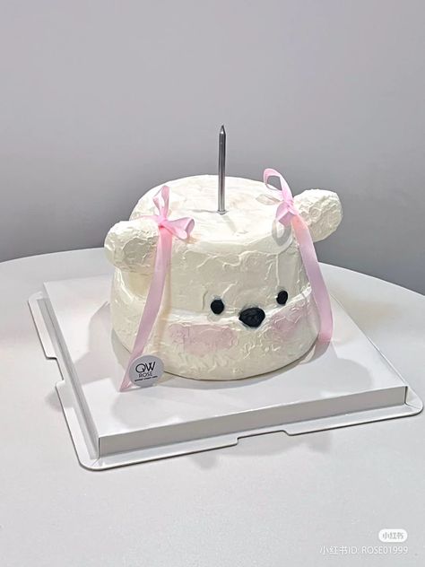 Kawii Cakes, Bear Cake Aesthetic, Teddy Cake, Aesthetic Bear Cake, Bear Birthday Cake, Korean Cake Ideas For Girl, Cute Korean Cake Design, Teddy Bear Cake, Bunny Cake Aesthetic Korean