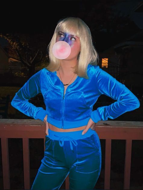 Violet Halloween Custome, Solo Hollowed Costumes, Halloween Cold Weather Costumes, Halloween Costumes Creative Unique, Tracksuit Halloween Costume, Costume Work Appropriate, Halloween Costumes Cute Women, Short Blonde Hair Halloween Costumes, Cool Costumes For Women