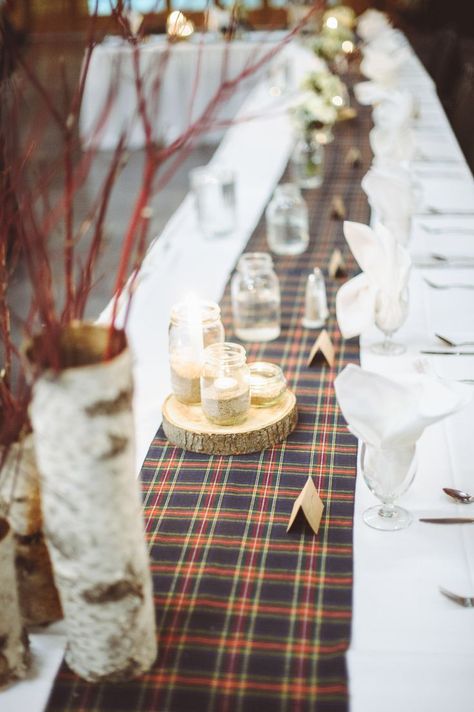 Lumberjack Wedding, Flannel Wedding, Diy Table Runner Wedding, Wedding Table Centerpieces Diy, Plaid Wedding, Themed Wedding Decorations, Table Centerpieces Diy, Fall Wedding Diy, Diy Wedding Table