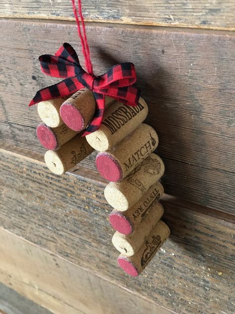 Wine Cork Diy Projects, Wine Cork Crafts Christmas, Cork Diy Projects, Cork Crafts Christmas, Bar Deco, Concrete Painting, Painting Front Porch, Wine Cork Diy Crafts, Wine Cork Projects