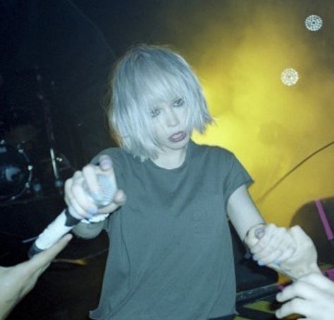 Alice Glass Alice Glass Hair, Alice Glass Pfp, Alice Glass Aesthetic, Crystal Castles Aesthetic, Alice Glass Crystal Castles, Alice Glass, Crystal Castles, Ghost Girl, Crystal Castle