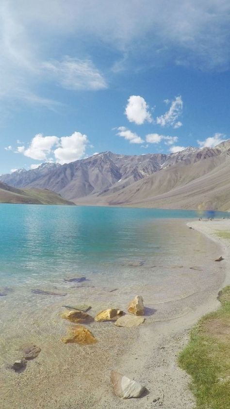 Chandrataal Lake, Indian Scenery, Himalayas India, Nepal People, India Travel Places, Spiti Valley, India Travel Guide, Travel India, Travel Wallpaper