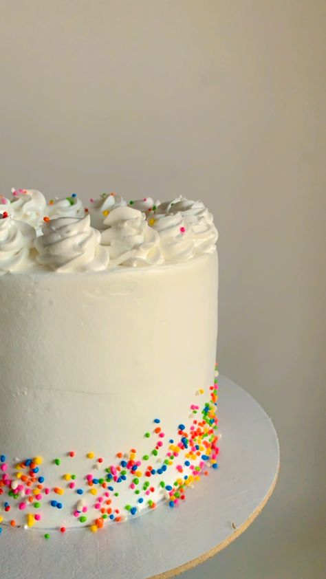 White Confetti Cake, White Cake With Rainbow Sprinkles, Small Thank You Gift, Confetti Cake, White Confetti, Sprinkle Cake, Bday Cake, White Cake, Easy Cake